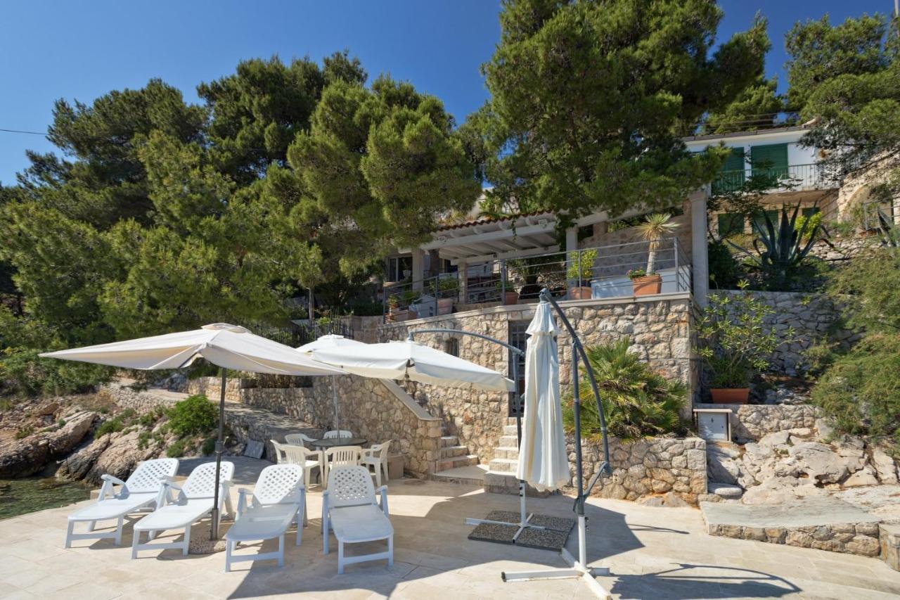 Sano Hvar Town